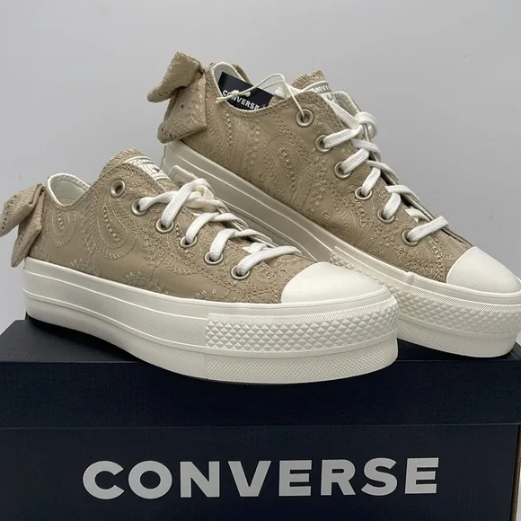 Converse Women's Tan Lace Platforms A10246C
CTAS LIFT OX
NUTTY GRANOLA/EGRET/LIG - Picture 5 of 16